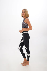 Reverse Seamless Sports Bra in Monochrome